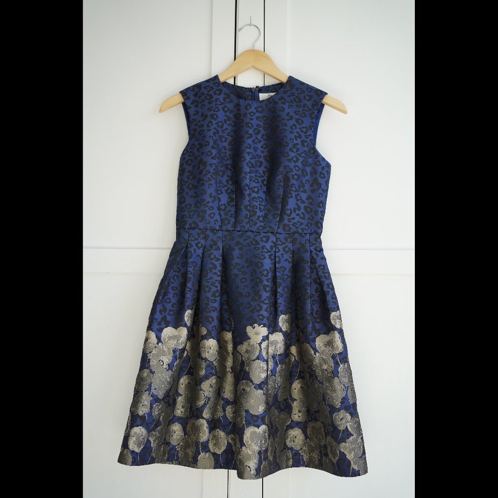 EUC Mark & James by Badgley Mischka Cheetah Crawl Dress, Navy, Size 2